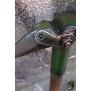 Folding shovel