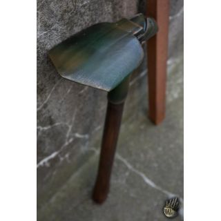Folding shovel